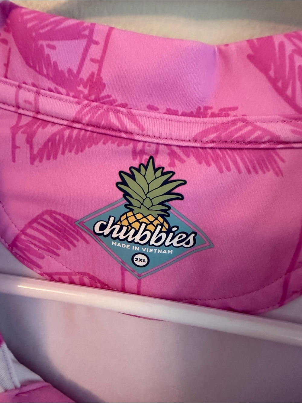 Chubbies Men’s Pink Palm-Print Polo Shirt - Picture 3 of 3